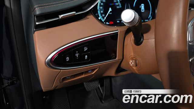 Genesis GV70 2021 — photo 16
