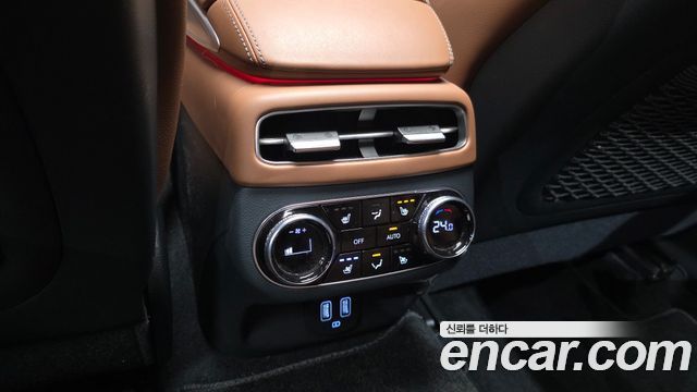 Genesis GV70 2021 — photo 18