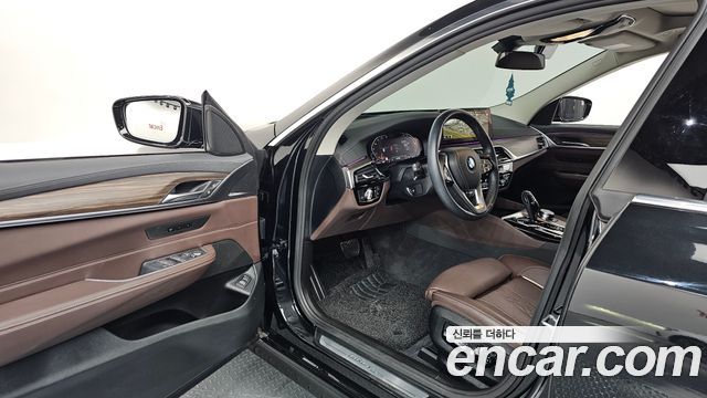 BMW Gran Turismo 2023 — photo 10