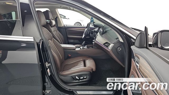 BMW Gran Turismo 2023 — photo 11