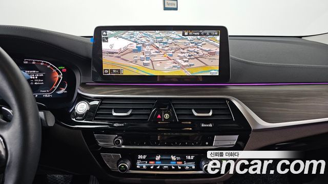 BMW Gran Turismo 2023 — photo 14