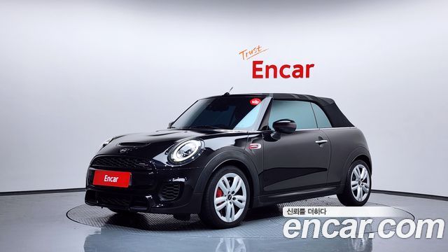 Mini Cooper Convertible 2020 — photo 1