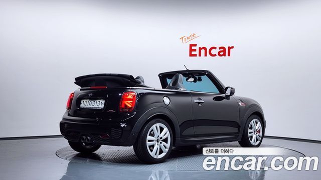 Mini Cooper Convertible 2020 — photo 2