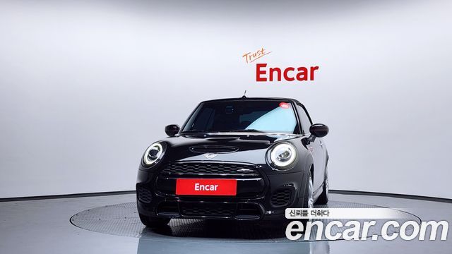 Mini Cooper Convertible 2020 — photo 3
