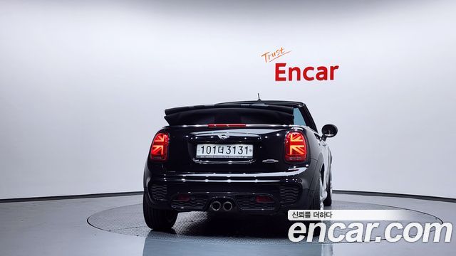 Mini Cooper Convertible 2020 — photo 4