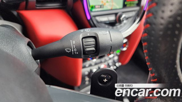 Mini Cooper Convertible 2020 — photo 18