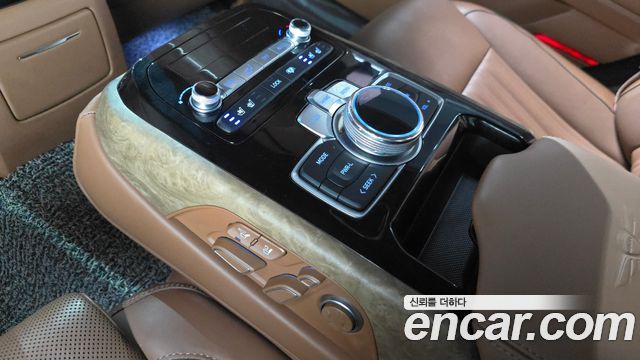 Genesis G90 2019 — photo 19