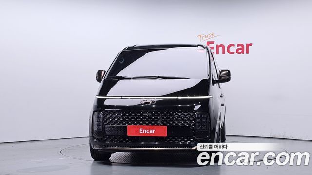 Hyundai Staria 2022 — photo 3