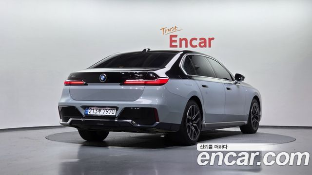 BMW 7-Series 2024 — photo 2