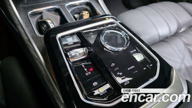 BMW 7-Series 2024 — photo 9