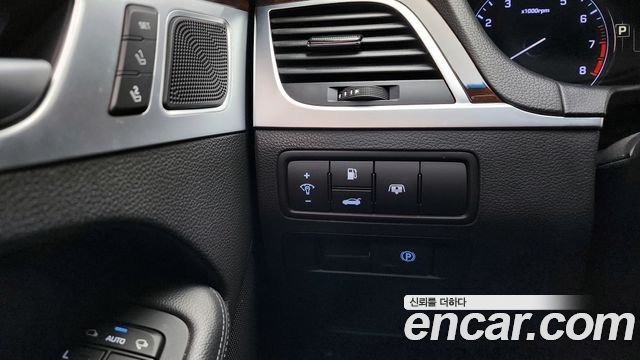 Hyundai Genesis 2015 — photo 17