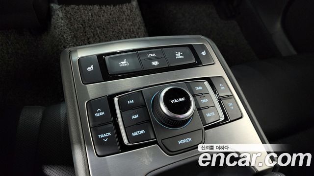 Hyundai Genesis 2015 — photo 18