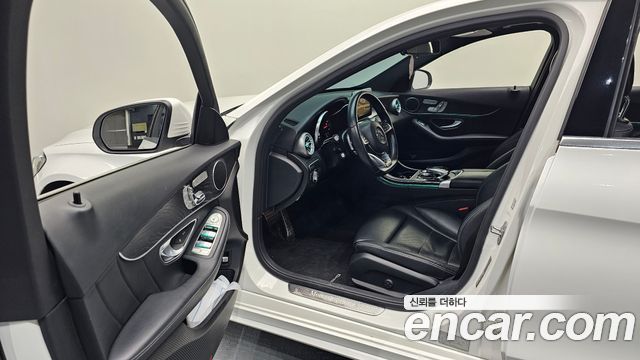 Mercedes-Benz C-Class 2017 — photo 10