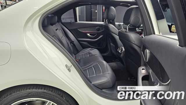 Mercedes-Benz C-Class 2017 — photo 12
