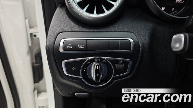 Mercedes-Benz C-Class 2017 — photo 16