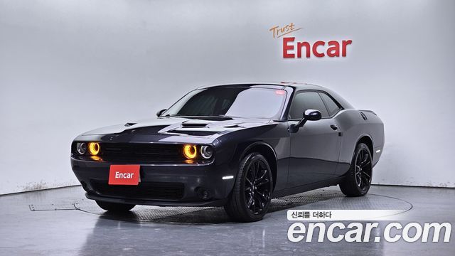 Dodge Challenger 2018 — photo 1