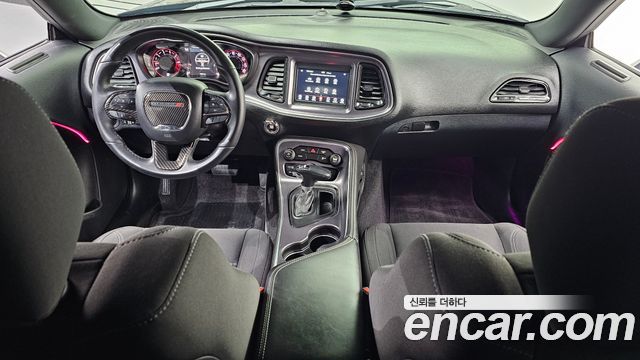 Dodge Challenger 2018 — photo 7