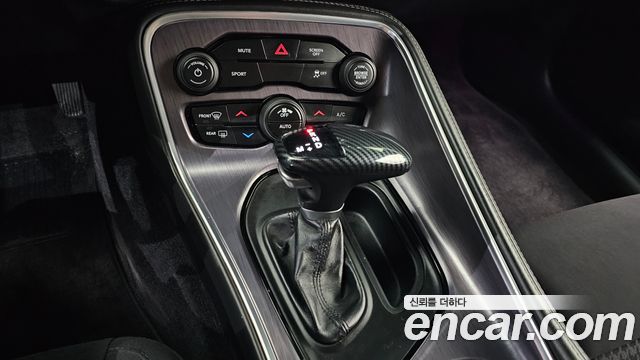 Dodge Challenger 2018 — photo 9