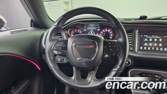 Dodge Challenger 2018 — photo 13
