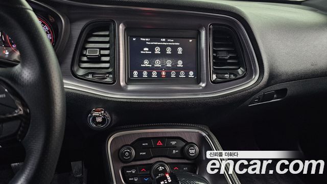 Dodge Challenger 2018 — photo 14