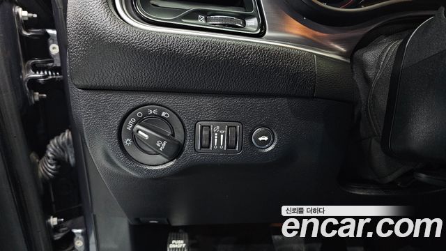 Dodge Challenger 2018 — photo 18
