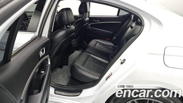 Genesis G70 2018 — photo 11