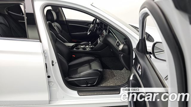 Genesis G70 2018 — photo 12