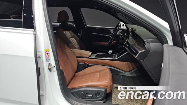 Audi A6 2021 — photo 10
