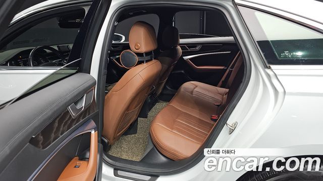Audi A6 2021 — photo 12