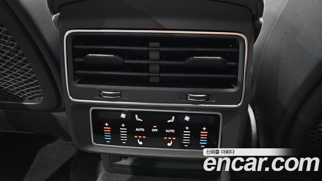 Audi RSQ8 2025 — photo 18