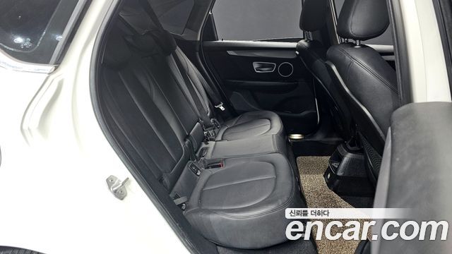 BMW 2-Series 2016 — photo 12