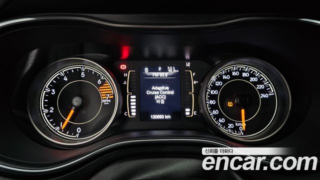 Jeep Cherokee 2019 — photo 8