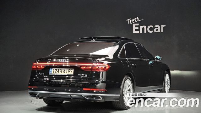 Audi A8 2021 — photo 2