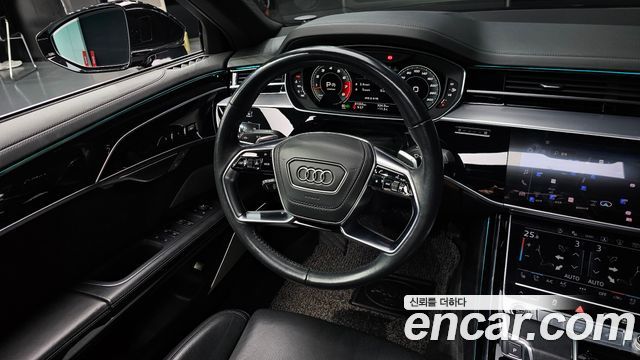 Audi A8 2021 — photo 13