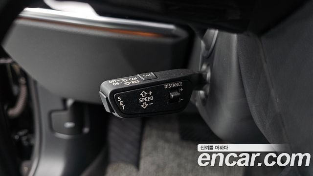 Audi A8 2021 — photo 17
