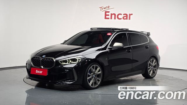 BMW 1-Series 2022 — photo 1