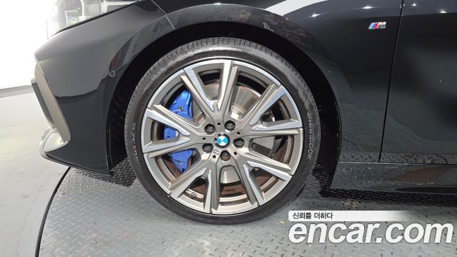 BMW 1-Series 2022 — photo 5