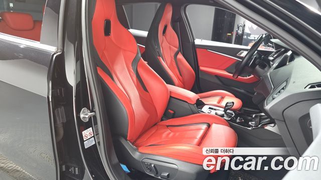 BMW 1-Series 2022 — photo 10