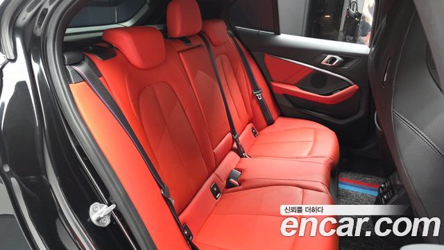 BMW 1-Series 2022 — photo 12