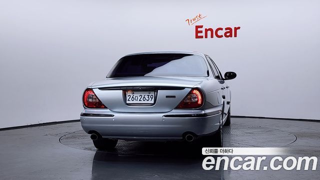 Jaguar XJ 2007 — photo 4