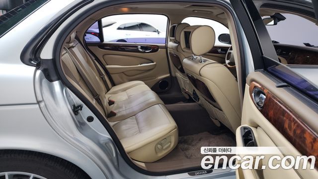 Jaguar XJ 2007 — photo 12