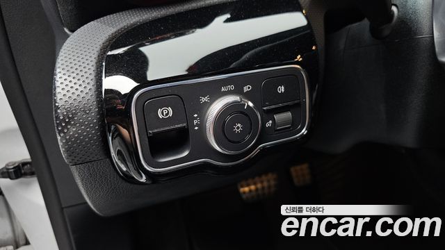 Mercedes-Benz A-Class 2021 — photo 26