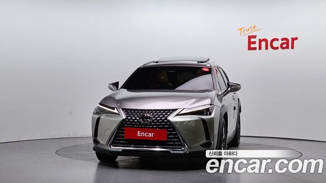 Lexus UX 2026 — photo 3