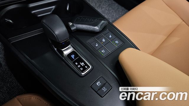 Lexus UX 2026 — photo 9