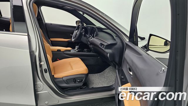 Lexus UX 2026 — photo 12