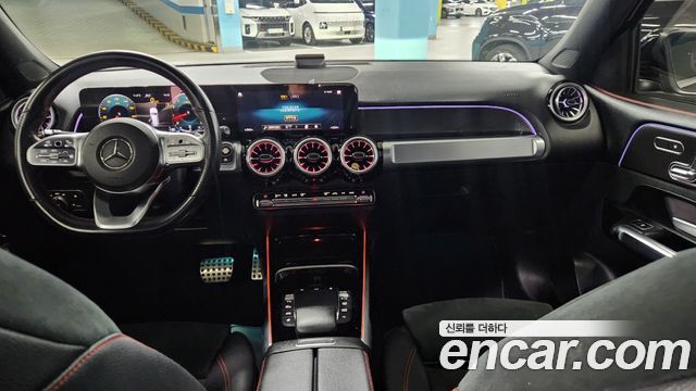 Mercedes-Benz GLB-Class 2023 — photo 7