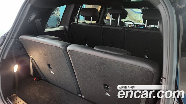 Mercedes-Benz GLB-Class 2023 — photo 16