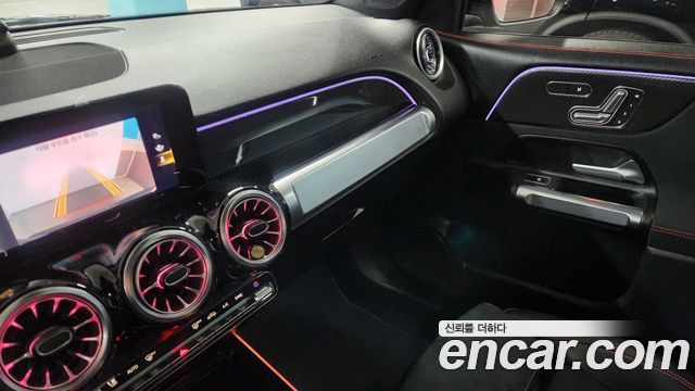 Mercedes-Benz GLB-Class 2023 — photo 20