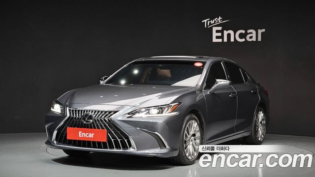 Lexus ES 2023 — photo 1