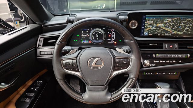 Lexus ES 2023 — photo 13